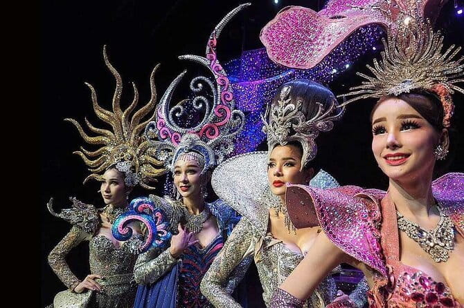 Alcazar Cabaret Show Pattaya V.I.P Ticket - The photo opportunity after the performance