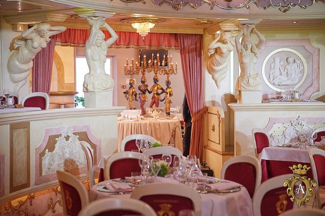 Avanspettacolo: Cabaret Dinner Show in Venice - A two-and-a-half-hour cabaret with music and acrobatics
