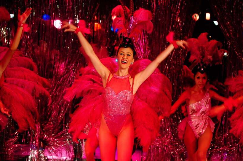 Bangkok: Calypso Cabaret Show with Thai Set Dinner - What happens during the 50-minute cabaret