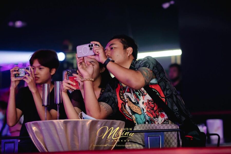 Bangkok: Mirinn Theatre Cabaret Show Admission Ticket - The $37 ticket and meal choices
