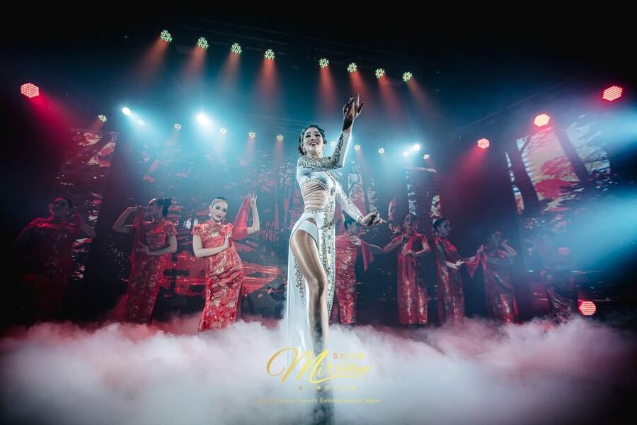 Bangkok: Mirinn Theatre Cabaret Show Admission Ticket - Arriving at the fifth-floor theater