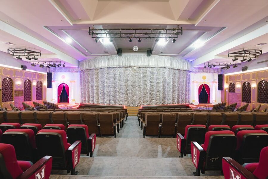 Bangkok: Skip-the-Line Golden Dome Cabaret Show Tickets - Deluxe and VIP seats: the detail that matters most