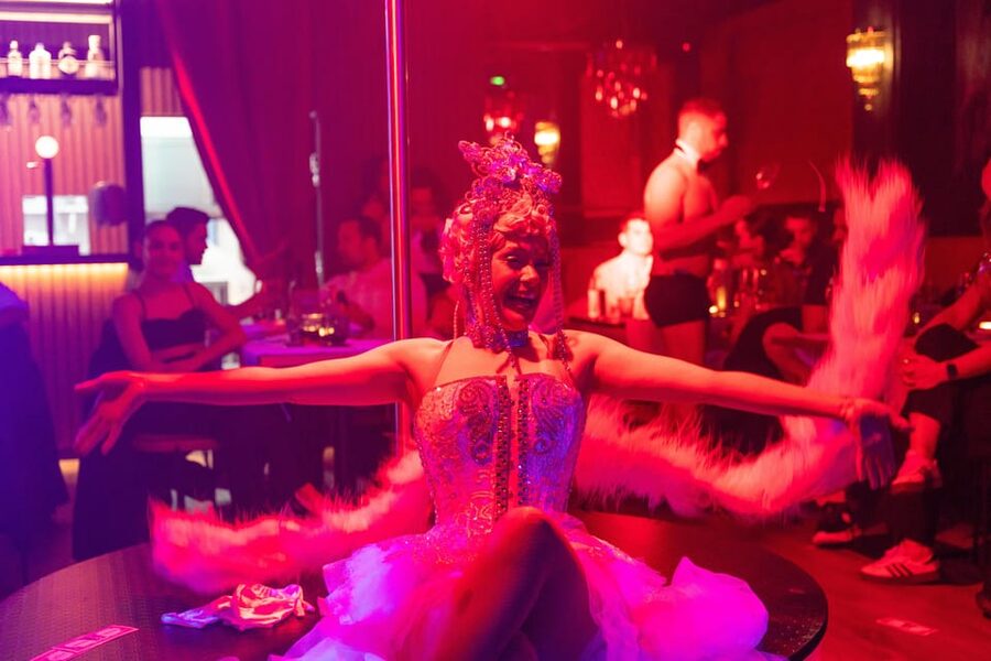 Braga: The Lingerie Restaurant Cabaret Show with Dinner - How to plan the evening