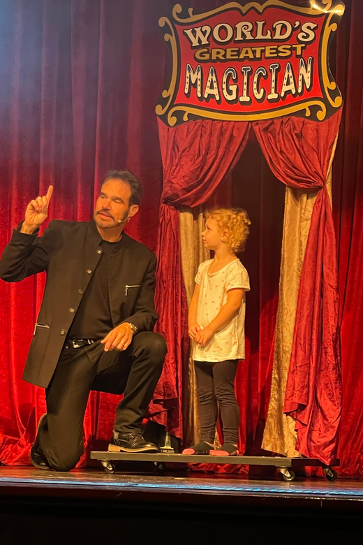 Branson: Cabaret Comedy Magic Dinner Show - The buffet dinner: simple, filling, and useful