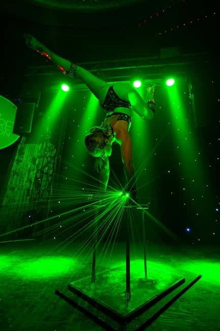 Brighton: Cabaret Carousel Show Ticket - Cocktails, Prosecco, and the Ticket Price