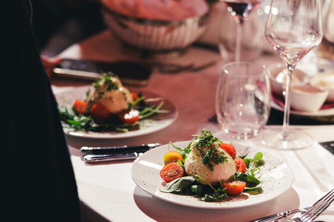 Burlesque Spectacular Dinner Show - What the performance style feels like