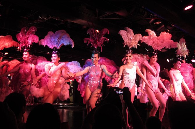 Calypso’s Glittering Cabaret Extravaganza - Inside the theater: tables, lamps, and a relaxed mood