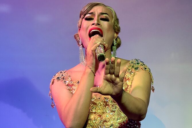 Canggu: Drag Show with Dinner - What happens from 8pm onward