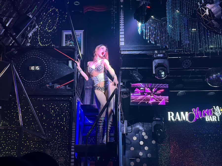 Chiang Mai: Ladyboy Cabaret Show with Dinner and Drinks - Should you book the Chiang Mai cabaret experience?