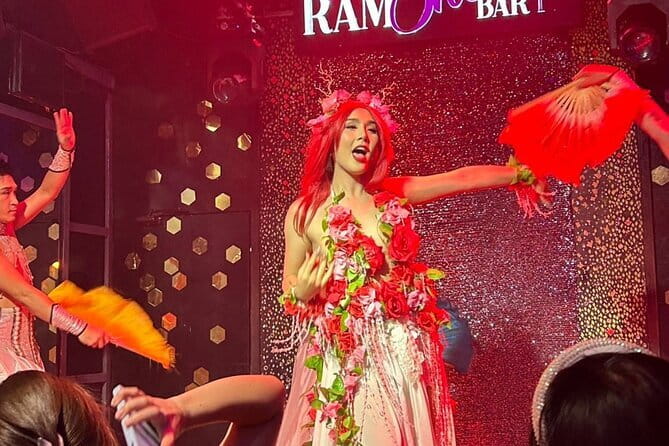 Chiang Mai: Ladyboy Cabaret – Stories, Dinner and Sparkle - The red songthaew pickup at 8 p.m.