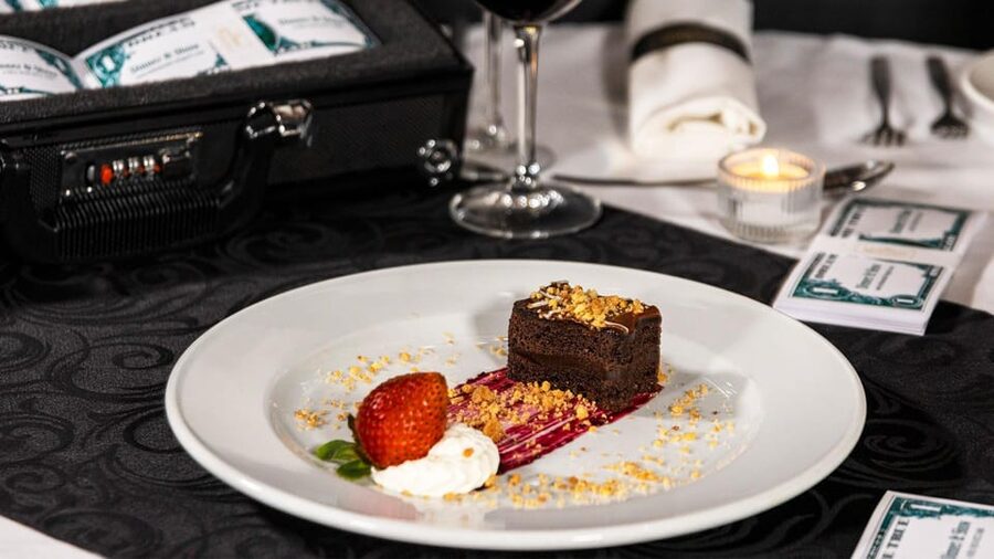 Coimbra: Erotic Cabaret Show and Dinner - Dessert and the final toast