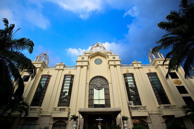 Golden Dome Cabaret: A Night of Glamour and Glitter - Getting there from central Bangkok