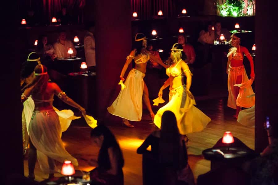Hurghada: Naz Cabaret ticket with beverages - The stage program: dance, jazz, singing, and specialty acts