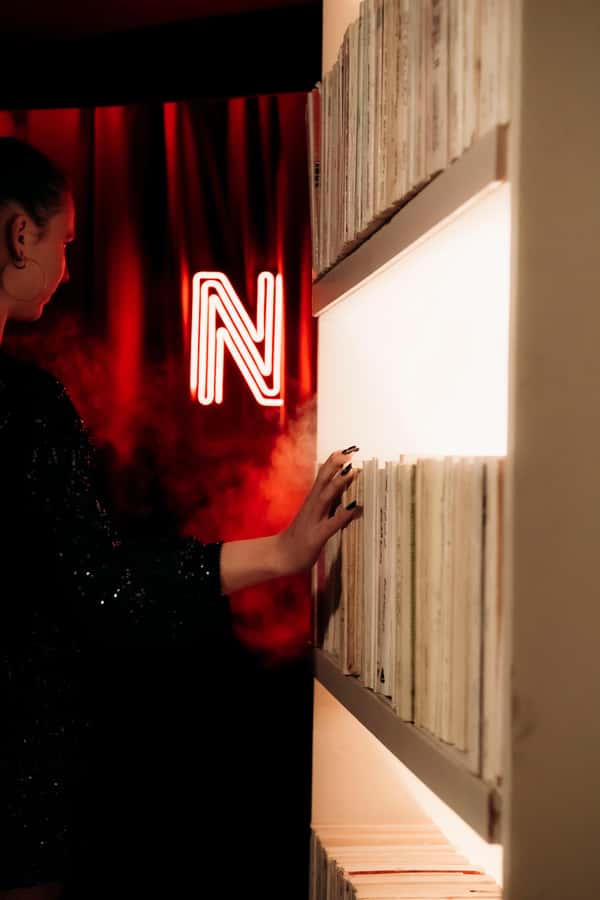 Hurghada: Naz Cabaret ticket with beverages - A closer look at the room and mood