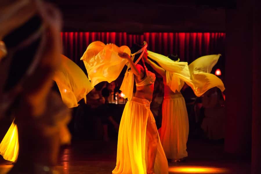 Hurghada: Naz Cabaret ticket with beverages - Dress rules and entry conditions