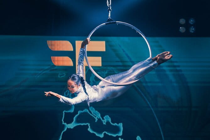 International Dinner & Cabaret Show - Set Menu Package - The set menu: Thai flavors or international comfort