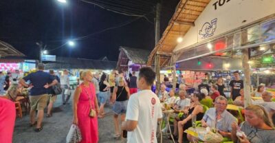 Khaolak:Finger Food Guided Tour with Cabaret Show