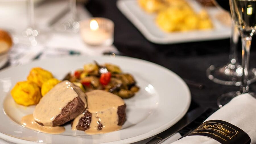 Lisbon: Erotic Cabaret Show and Dinner - How the customer response fits the experience