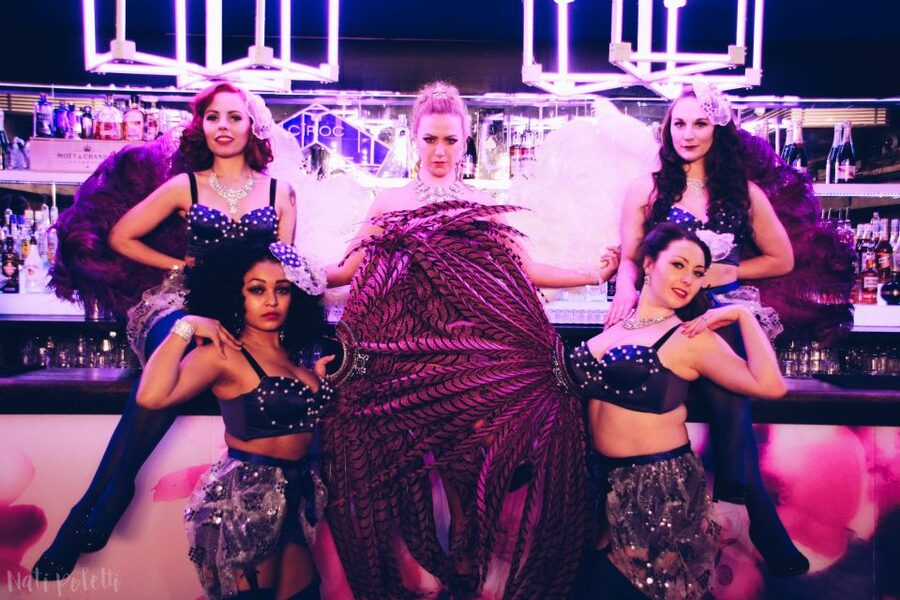 London: Burlesque Cabaret Show in the West End - Happy Hour, food, and planning your evening