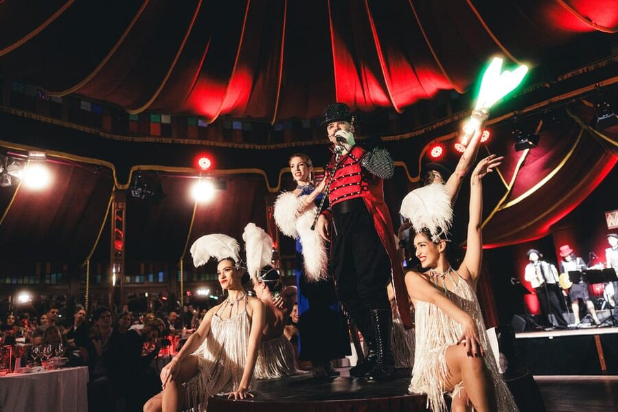 Mirage Vienna: Burlesque Spectacular – Dinner Show - The live band gives the Mirage its pulse