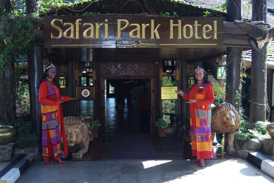 Nairobi: Cabaret Show with Dinner at Safari Park Hotel - What the evening at Safari Park Hotel feels like