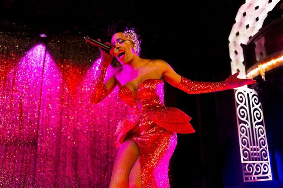 Paris: 3-Course Dinner & Show at Paradis Latin Cabaret - What the included drinks really add