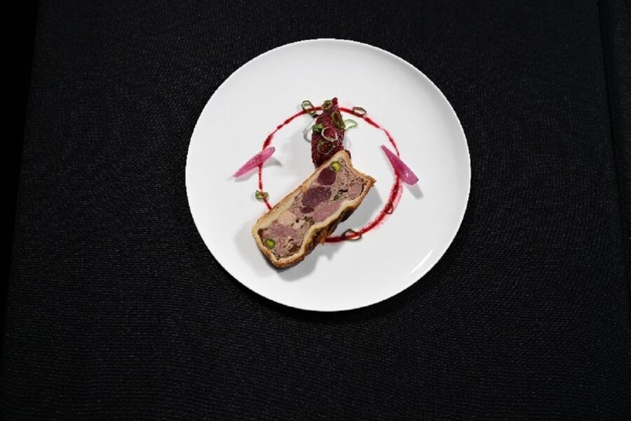Paris: 3-Course Dinner & Show at Paradis Latin Cabaret - Who will enjoy this Paris evening most