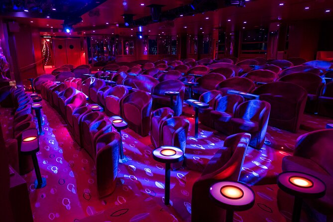 Paris: Crazy Horse Cabaret Show - Arriving at 12 Avenue George V