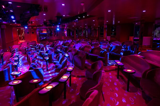 Paris Crazy Horse Cabaret Show Champagne & macarons - Dress code and the right kind of evening