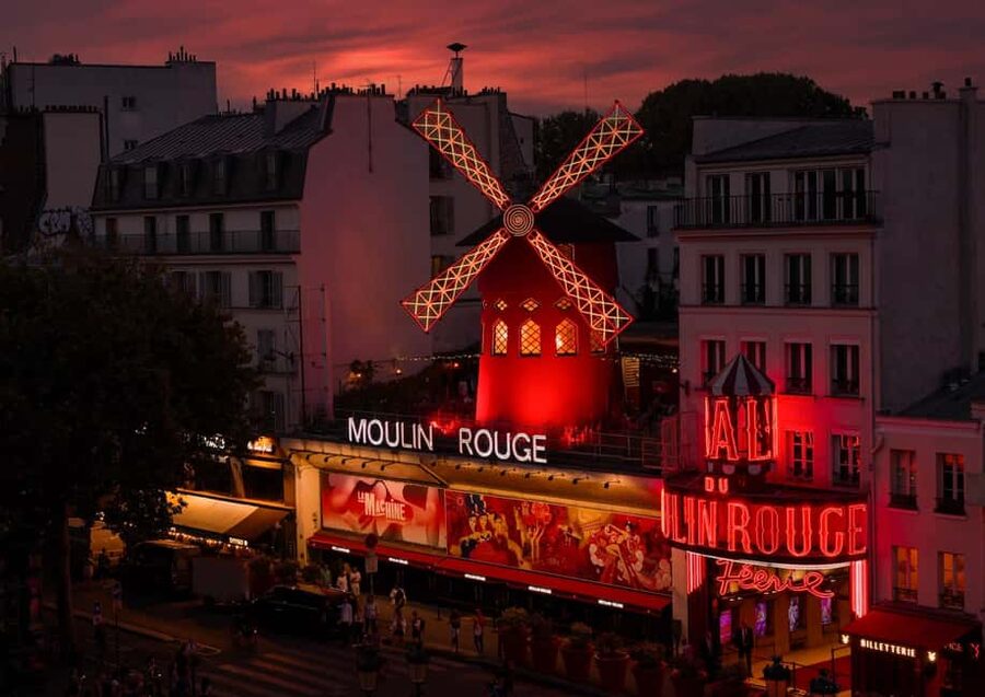 Paris: Dinner Show at the Moulin Rouge - Why the Moulin Rouge still earns its place in Paris