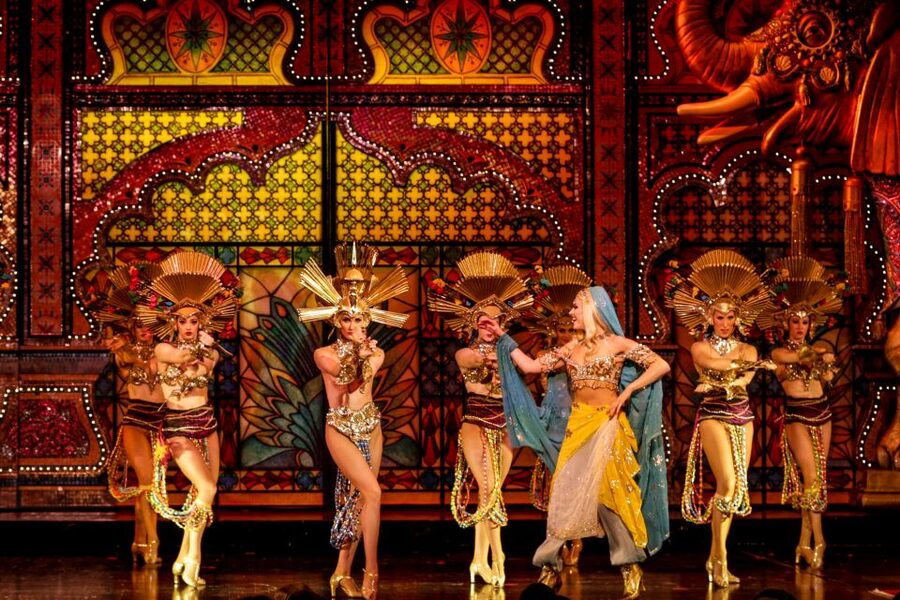 Paris: Dinner Show at the Moulin Rouge - Féerie: feathers, rhinestones, and spectacle