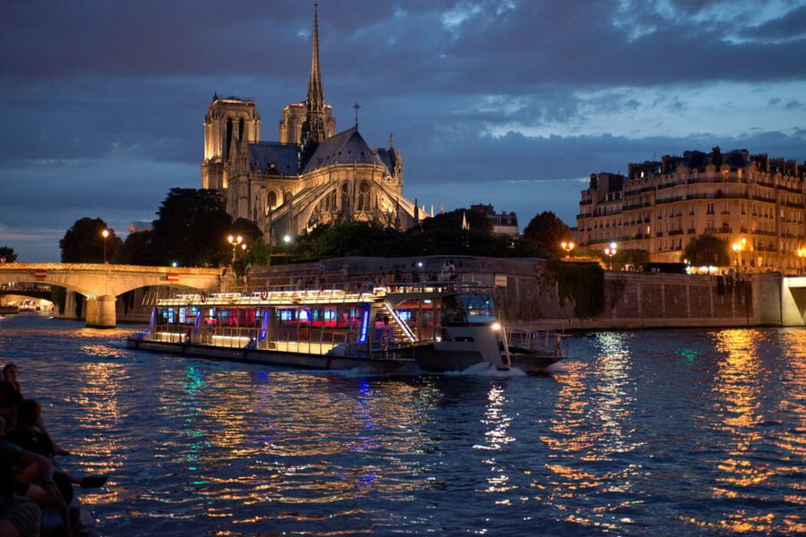 Paris: Eiffel Tower, Dinner Cruise and Moulin Rouge Show - Starting at the Eiffel Tower