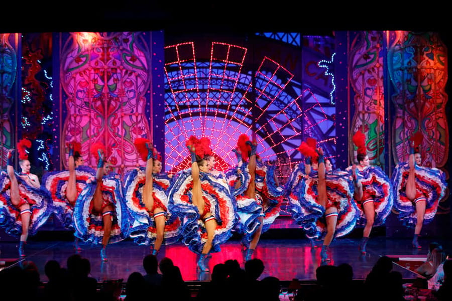 Paris: Evening Sightseeing Tour and Moulin Rouge Show - Why the sightseeing portion divides opinion