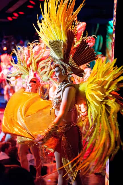 Paris: First Show Moulin Rouge with Champagne & Seine Cruise - What the Seine cruise actually includes