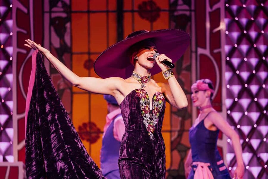 Paris: La Nouvelle Eve Cabaret Dinner Show - Is $187 a fair price?