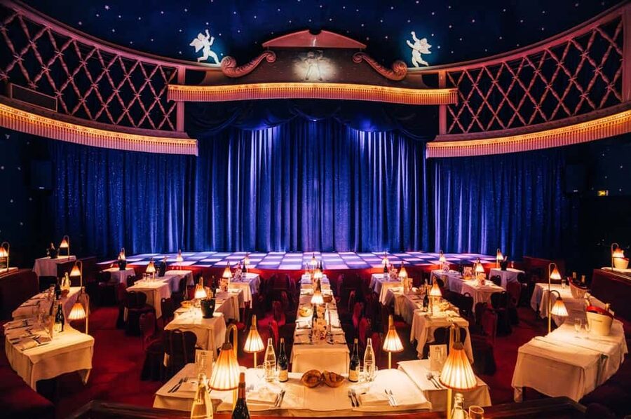 Paris: La Nouvelle Eve Cabaret Dinner Show - Dinner comes before the curtain