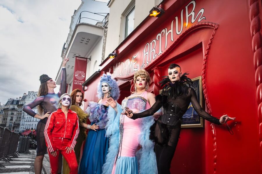 Paris: Madame Arthur Cabaret Show Ticket - What Madame Arthur offers that ordinary cabaret does not
