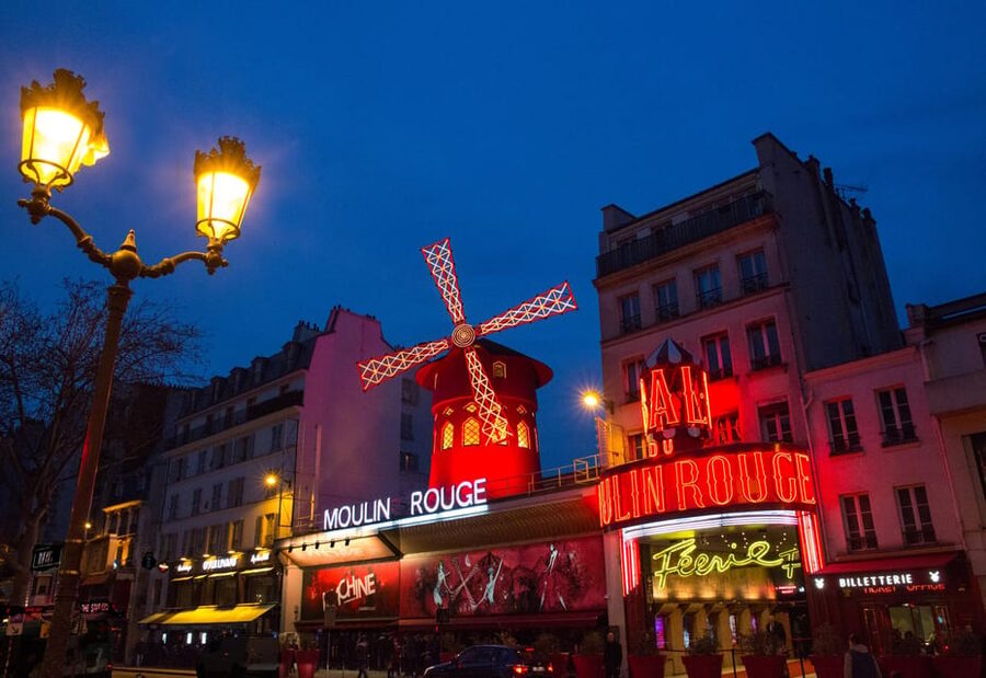 Paris: Moulin Rouge Show with Champagne and Drop-Off Service - Why the Moulin Rouge still makes a strong Paris night out