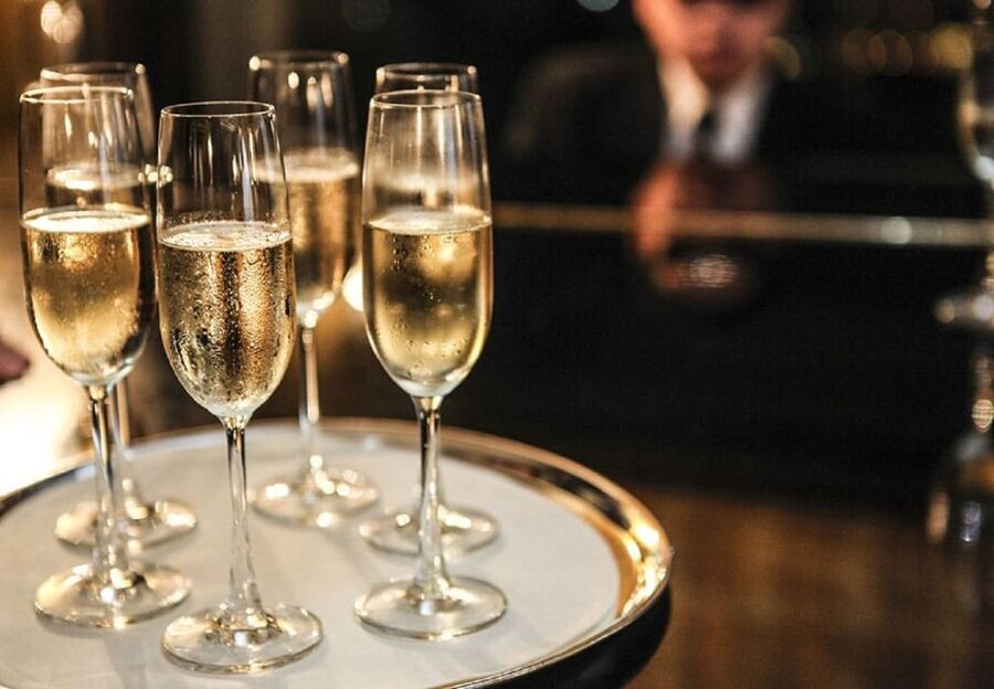 Paris: Paradis Latin Cabaret Show with Optional Champagne - What the strongest parts of the show offer