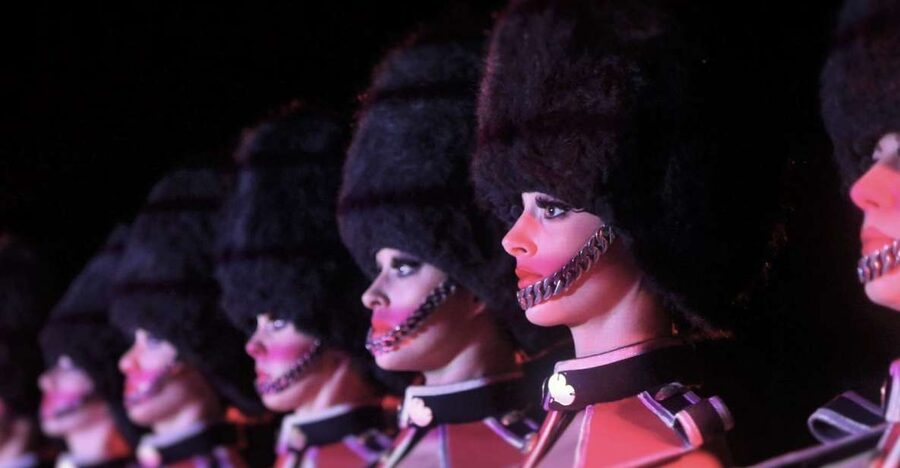 Paris: The Crazy Experience, a VIP tour of the Cabaret - Who should book this Paris cabaret experience?
