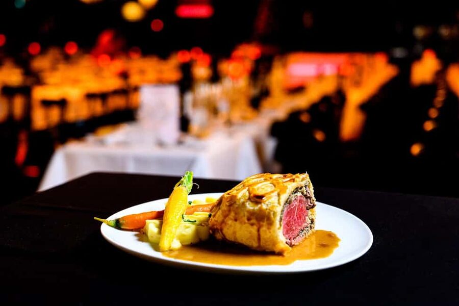 Paris: VIP Dinner and Cabaret Show at Paradis Latin - L’Oiseau Paradis, the main event