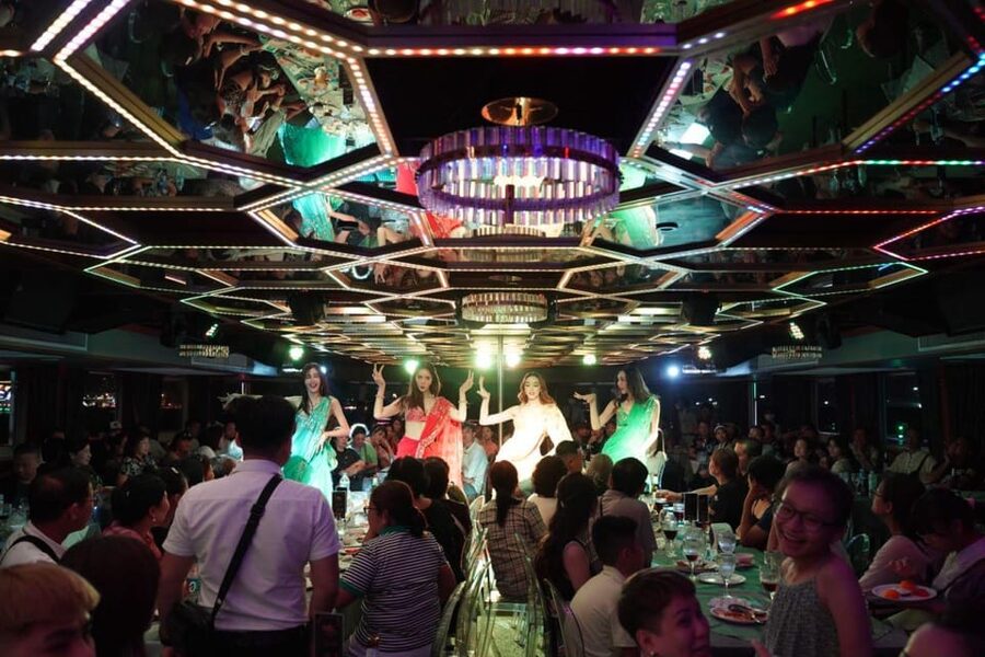 Pattaya: All Star Dinner Cruise, Cabaret Show & Beer Buffet - The biggest practical concern: space and timing