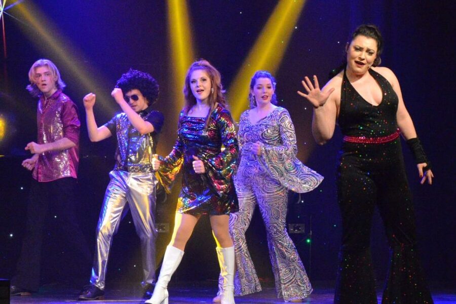 Pennsylvania: Jukebox Jive Variety Show - Singing, dancing, comedy, and magic share the stage