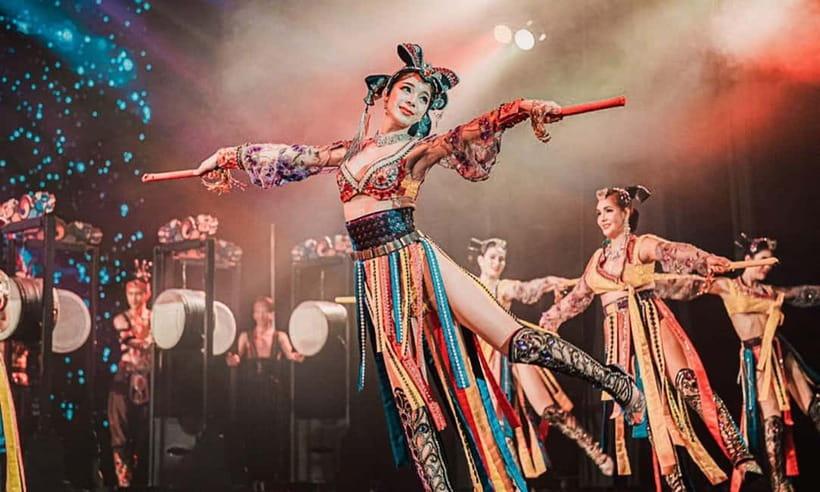 Phuket: Simon Cabaret Show Tickets Optional First 3 Rows - Costumes, sound, and the lip-sync question