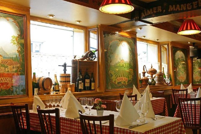 Private Tour: Montmartre Walking Tour, Dinner and Au Lapin Agile Cabaret - Au Lapin Agile, a cabaret with old Parisian character