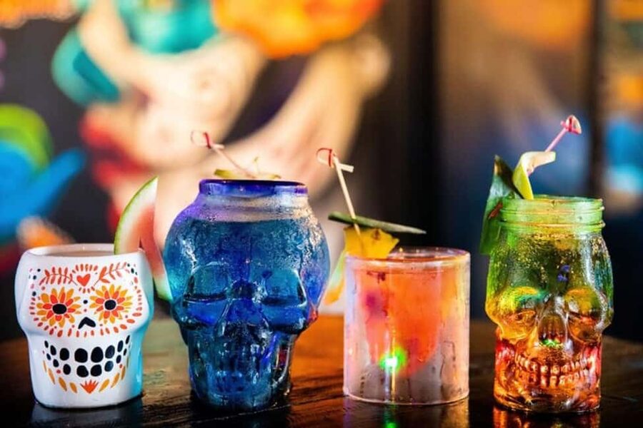 Puerto Vallarta: Cabaret Show with Cocktails & Costumes - How the Four Hours May Unfold