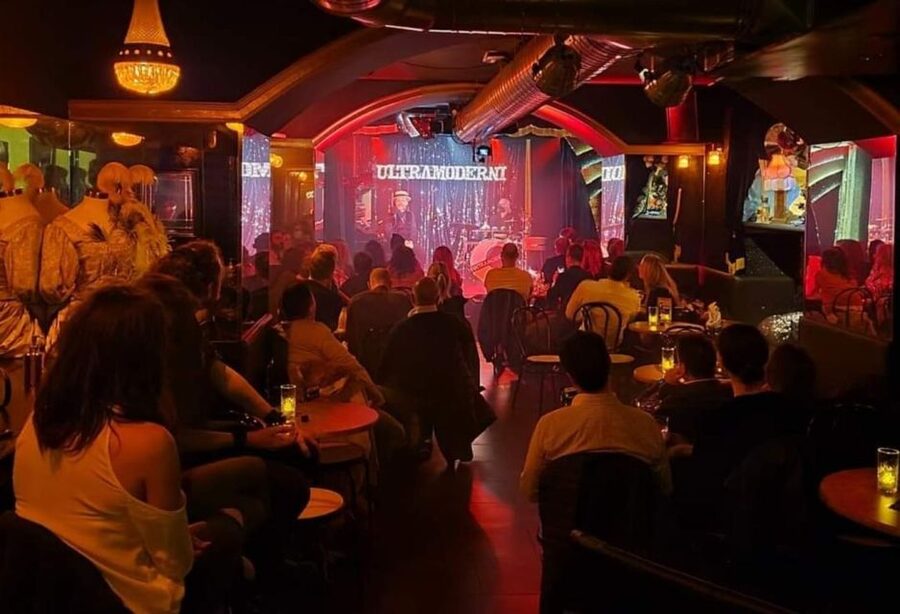 Rome: Wine, Legends, and Burlesque Extravaganza by Night - A different kind of Roman night