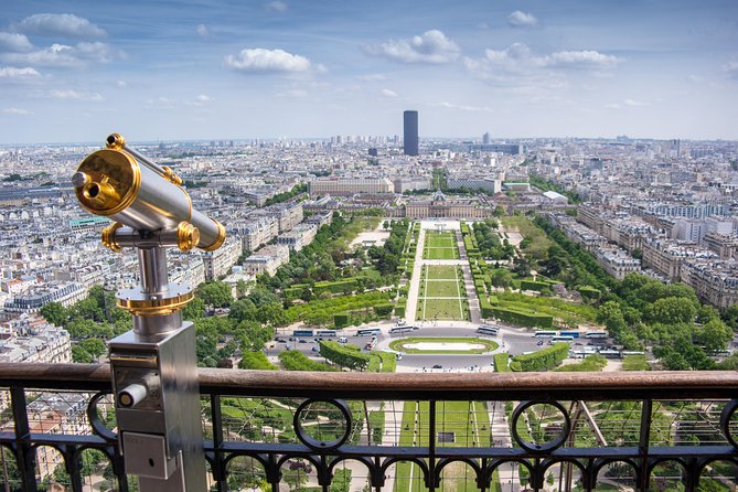 Seine Dinner Cruise, Eiffel Tower Access and Moulin Rouge Show - Dress code and the details that matter