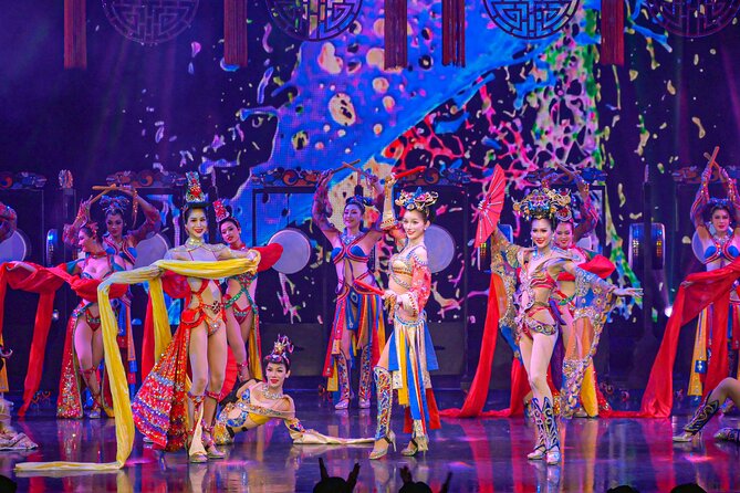 Simon Cabaret: Phuket’s Ladyboy Glamour Show - The 75-minute show, from the first entrance to the finale