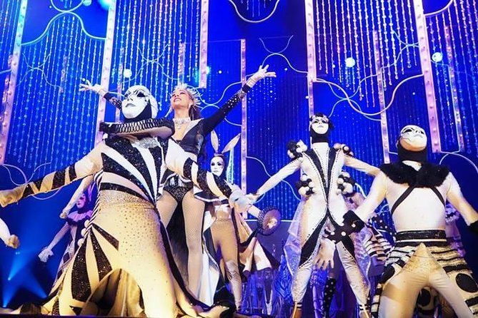 Skip the Line: Tiffany's Cabaret Show Ticket in Pattaya - Photos With the Performers After the Show